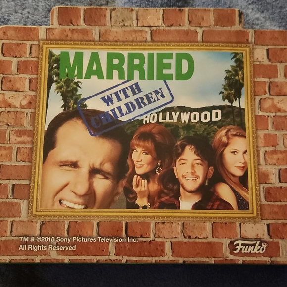 Married with Children 2018 Fall exclusive limited edition collectable - Picture 2 of 5